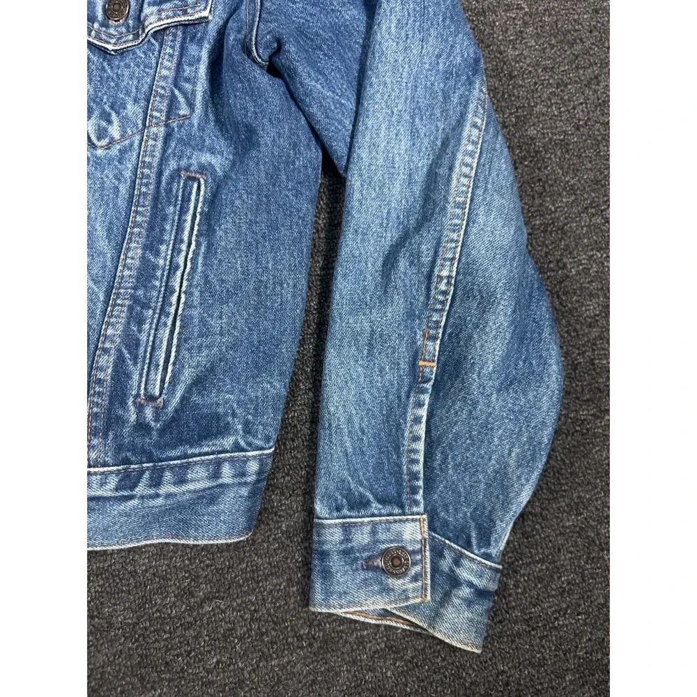 Levis thanks taking